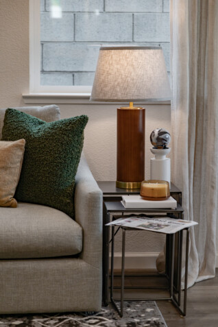 HH_LAMP_LIVINGROOM_STAGING